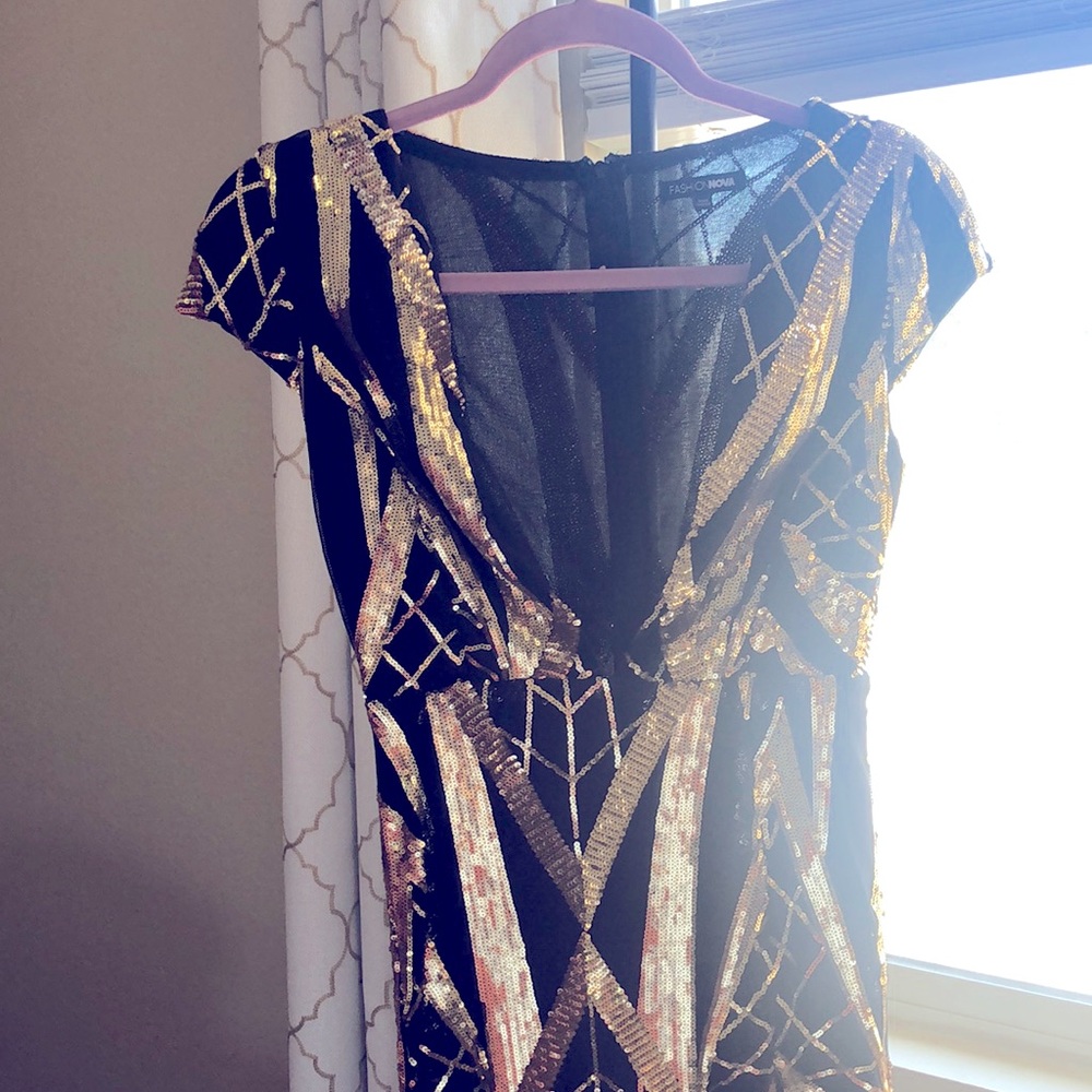 Fashion Nova Gold Sequin Pattern Design